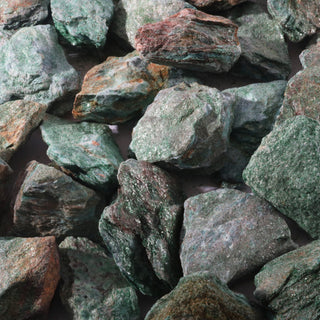 Fuchsite Chips - Medium 1Kg    from Stonebridge Imports