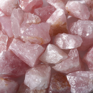 Rose Quartz A Chips - Medium 1Kg    from Stonebridge Imports