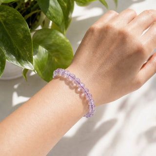 Light Amethyst bead bracelet, lifestyle photo